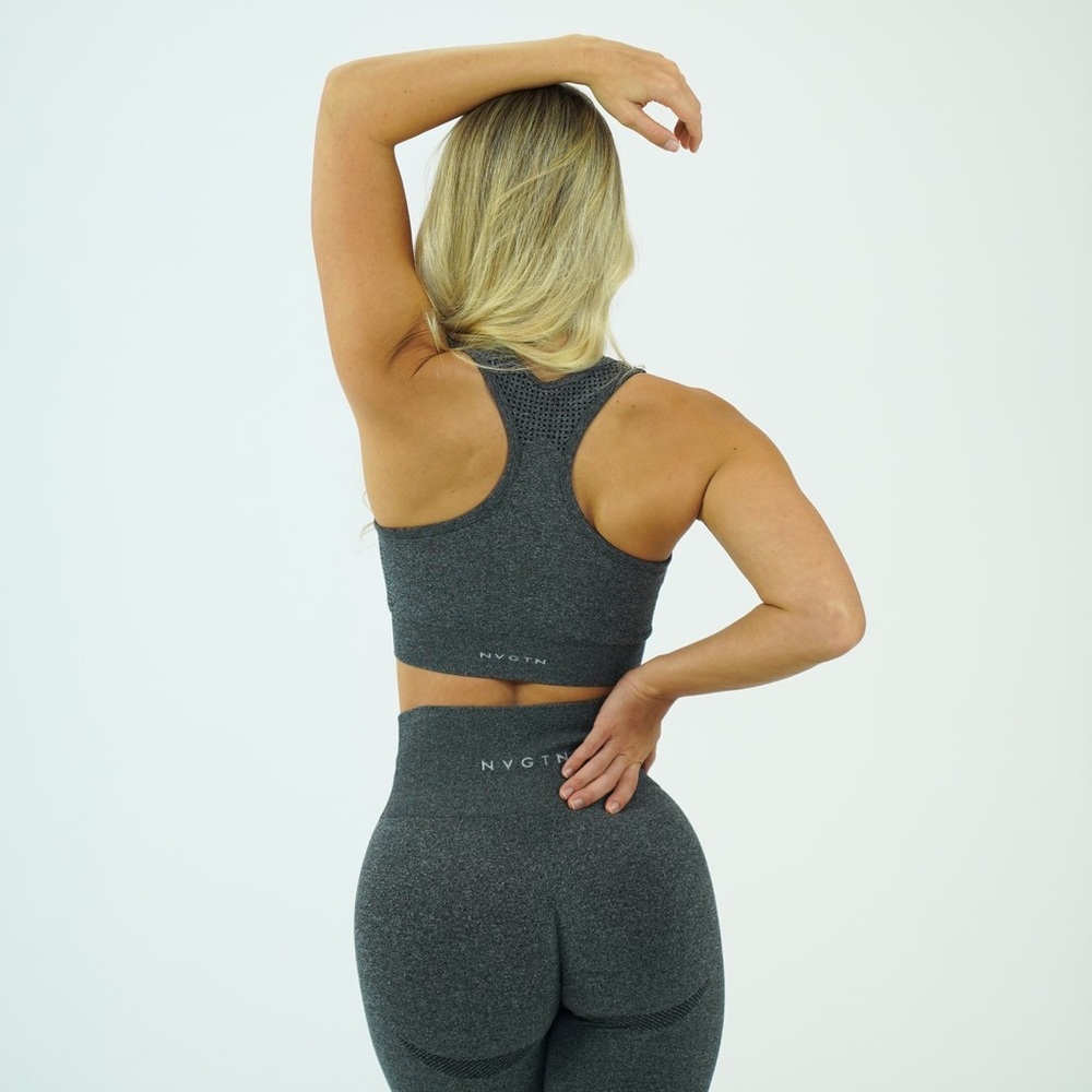 NVGTN speckled black seamless sports bra (L) - Picture 2 of 3